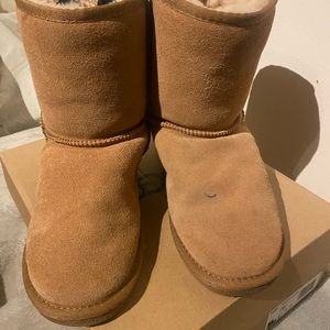 Beach feet boots size 7